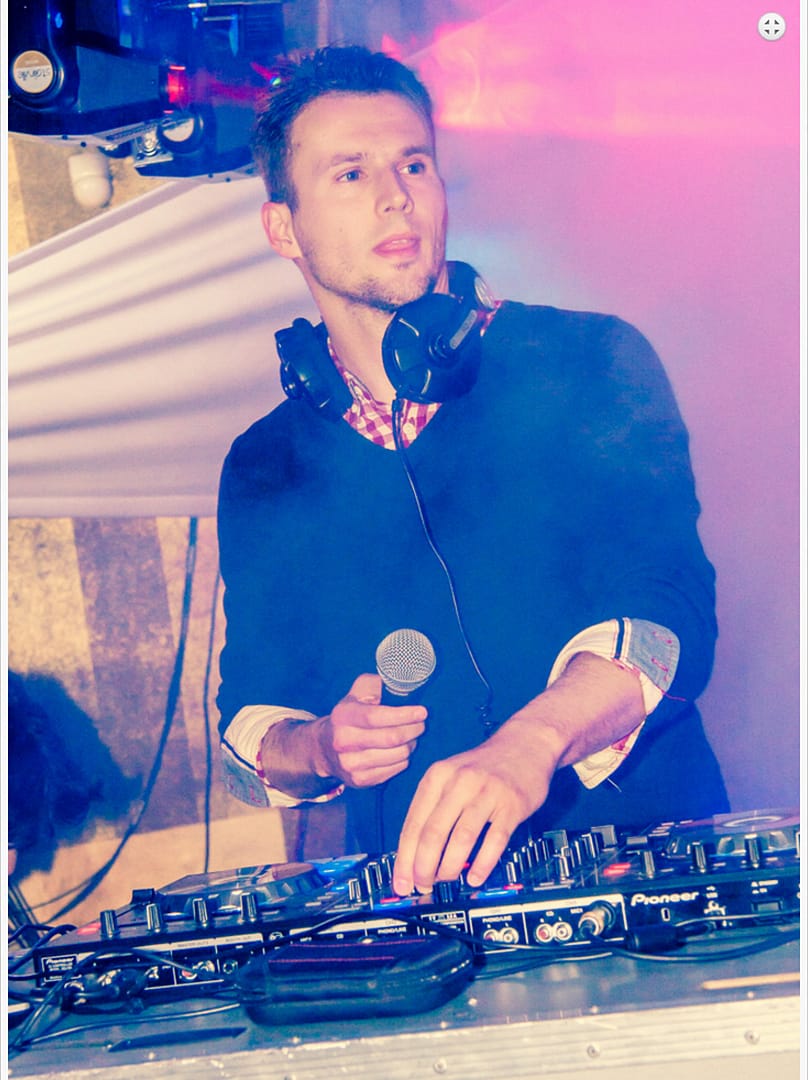 Dj v klubu Niagara